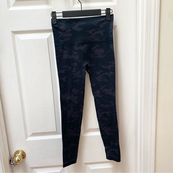 Spanx gray camo seamless leggings camouflage high rise s small cropped - Picture 1 of 4